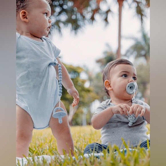 NEW Pacifier Clips, 2 Pack by Comfy Cubs - Sky Blue - Picture 3 of 3